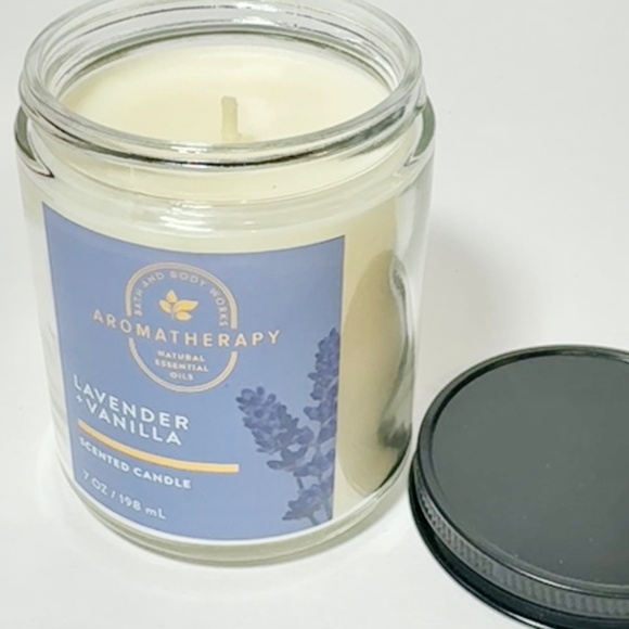 LAVENDER VANILLA Single Wick Candle - Picture 3 of 3